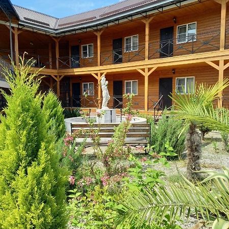 La Fontan Hotel Sukhumi Bagian luar foto