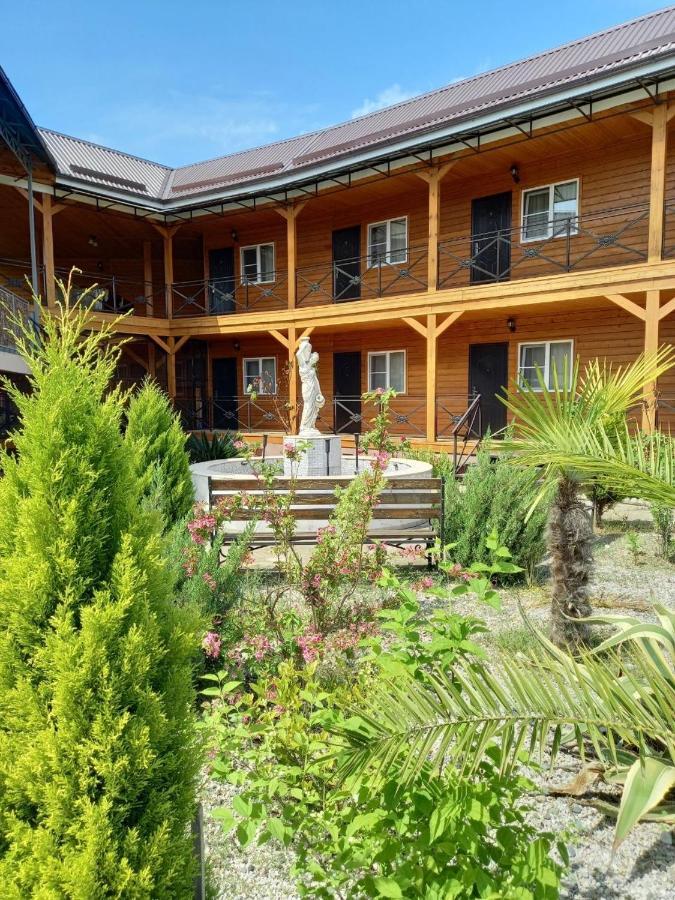La Fontan Hotel Sukhumi Bagian luar foto