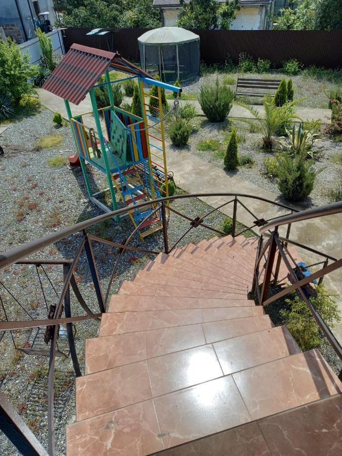 La Fontan Hotel Sukhumi Bagian luar foto