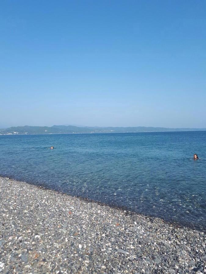 La Fontan Hotel Sukhumi Bagian luar foto